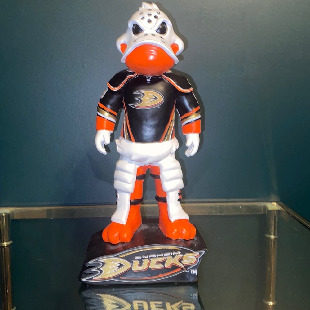 ANAHEIM DUCKS “WILD WING” MASCOT STATUE